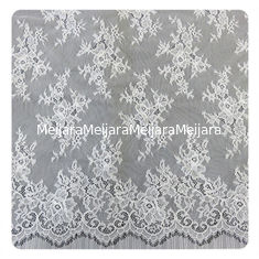 China 100% de nylon Aangepaste Kleding van het het Kanthuwelijk van Ivoor Bloemen Gegratineerde Gescherpte Chantilly leverancier