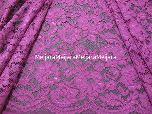 China Elegante Purple haakt Materiaal van het de Stoffen het Nylon Rayon van het Bloemkant voor Kledingstuk leverancier