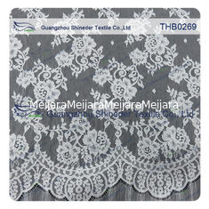 China Talloze bloemen 3*1.5m grootte100% nylon rijgen chantilly stof voor Huwelijkskleding leverancier