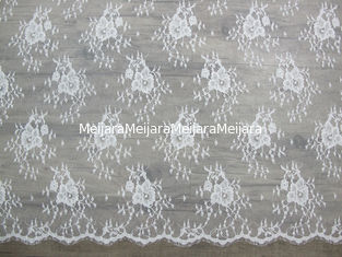 China De vierkante Nylon Versiering van het Wimperkant/Kledings Uitstekend Kant voor Decoratie 150cm x 150cm leverancier