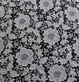 Witte/Zwarte Kleuren Nylon Katoenen Bloemenkledingsstof, Geborduurd Kant leverancier