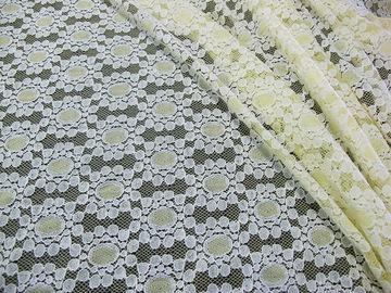 De zachte Gele van de Katoenen Nylon Punt Kantstof Bloemen Gebreid voor Kantkleding CY-DK0034 leverancier