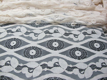 De zachte Ivoor van het Katoenen Nylon Stof Voilekant, Bloemenstof syd-0012 van het Kantnetwerk leverancier