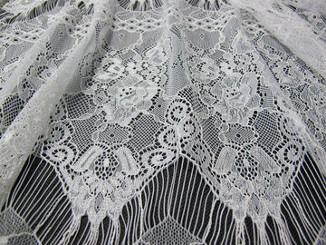 De witte Bloemen Nylon Versiering van het de Wimperkant van de Kantstof voor Dame Dress leverancier