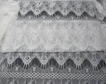De witte Bloemen Nylon Versiering van het de Wimperkant van de Kantstof voor Dame Dress leverancier