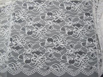 Witte Nylon Zwitserse Kantstof Bloemen Gebreid met Grenskant en Kammosselrand leverancier