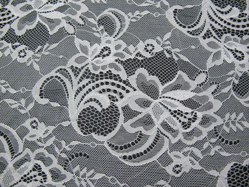 Witte Nylon Zwitserse Kantstof Bloemen Gebreid met Grenskant en Kammosselrand leverancier