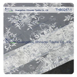 De lichte twee-Tonen Kleurenpolyester &amp; het Nylon Chantilly-Kant voor Huwelijk &amp; kledingstuk kleden zich leverancier