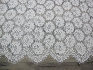 De bruids 30% Nylon 70% van het Katoenen Versiering Wimperkant voor Huwelijkskleding leverancier