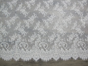 De zachte Nylon van het Katoenen Versiering Wimperkant, Witte het Kantstof van de Huwelijkskleding leverancier