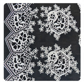 De mooie Zwarte Bloemenpolyester Katoenen Kantstof, vormt Zwitserse Kantstof leverancier