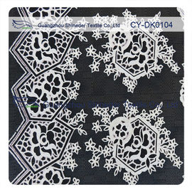 De mooie Zwarte Bloemenpolyester Katoenen Kantstof, vormt Zwitserse Kantstof leverancier